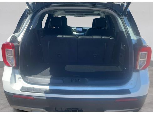 Used 2024 Ford Explorer XLT w/ Equipment Group 202A AWD/4WD image 14