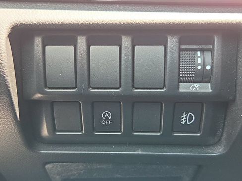 Used 2020 Subaru Forester Premium AWD/4WD image 25