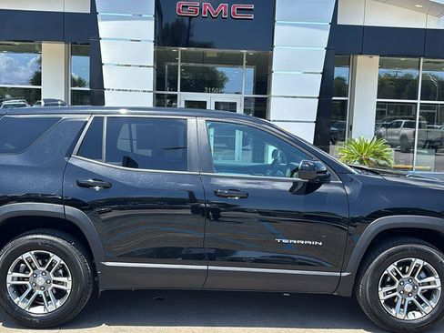 Certified 2025 GMC Terrain Elevation AWD/4WD image 8