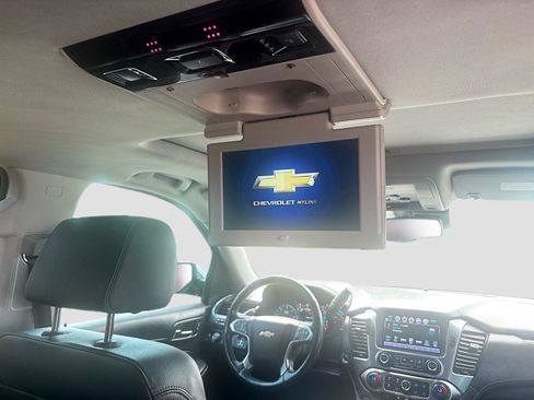 Used 2018 Chevrolet Suburban Premier RWD image 30