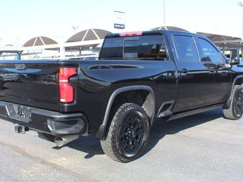 Used 2024 Chevrolet Silverado 2500 LTZ w/ LTZ Plus Package AWD/4WD image 3