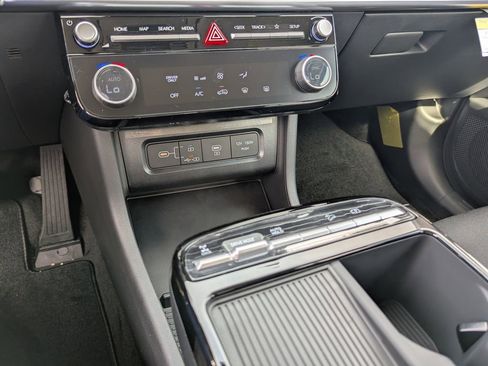 New 2026 Hyundai Tucson Blue SE w/ Tow & Go Package image 17