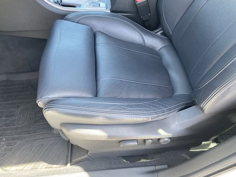 Certified 2022 Subaru Ascent Touring AWD/4WD image 15
