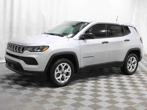 Used 2025 Jeep Compass Sport AWD/4WD image 34