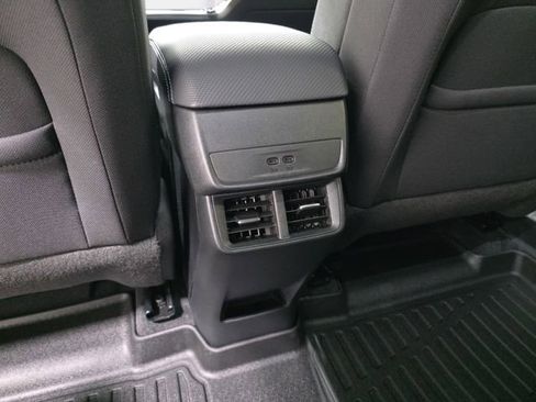 Used 2025 Chevrolet Equinox LT w/ Midnight Edition image 35