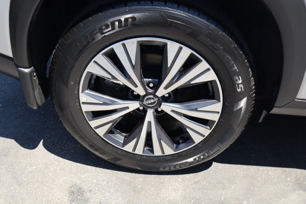 Used 2022 Nissan Rogue SV AWD/4WD image 11