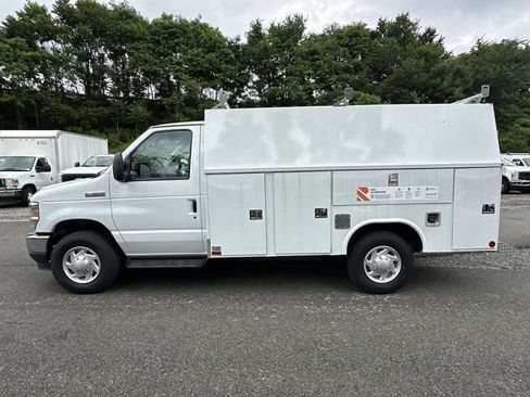 New 2026 Ford E-350 and Econoline 350 Super Duty w/ Power Equipment Group RWD image 2