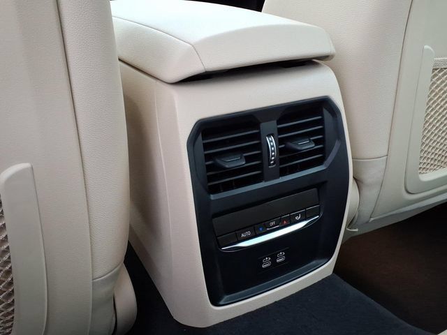 Used 2021 BMW 330i Sedan w/ Convenience Package RWD image 19