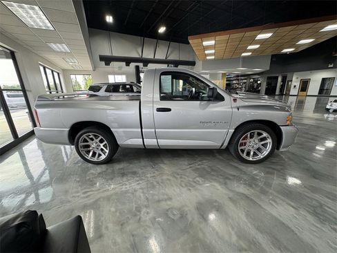 Used 2004 Dodge Ram 1500 Truck 2WD Regular Cab image 3