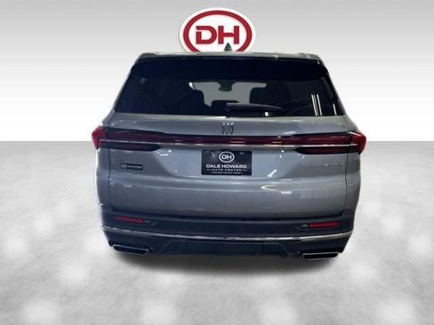 Used 2025 Buick Enclave Preferred AWD/4WD image 10