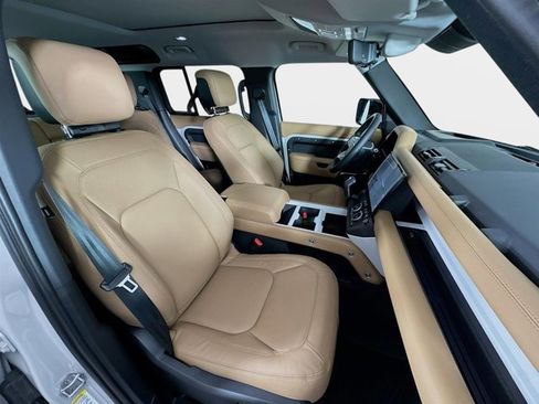 New 2026 Land Rover Defender 110 X-Dynamic SE image 30