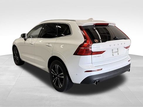 Used 2019 Volvo XC60 T6 Momentum w/ Multimedia Package AWD/4WD image 3