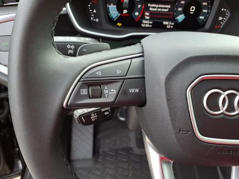 Certified 2025 Audi Q3 2.0T Premium w/ Convenience Package image 16