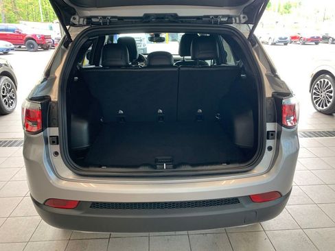 Used 2023 Jeep Compass Limited AWD/4WD image 14
