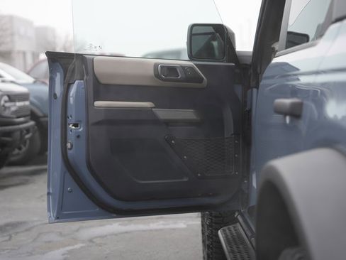 Used 2023 Ford Bronco Wildtrak image 29