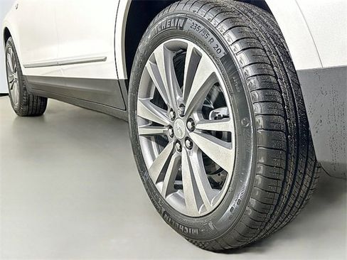 New 2026 Cadillac XT5 Premium Luxury w/ Driver Assist Package image 9