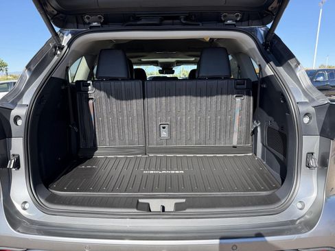 New 2026 Toyota Highlander Limited AWD/4WD image 16