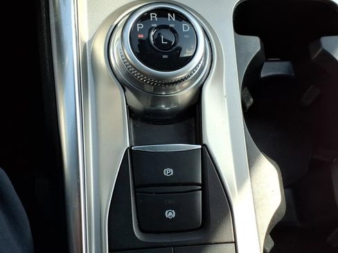 Used 2023 Ford Explorer XLT w/ Equipment Group 202A AWD/4WD image 17