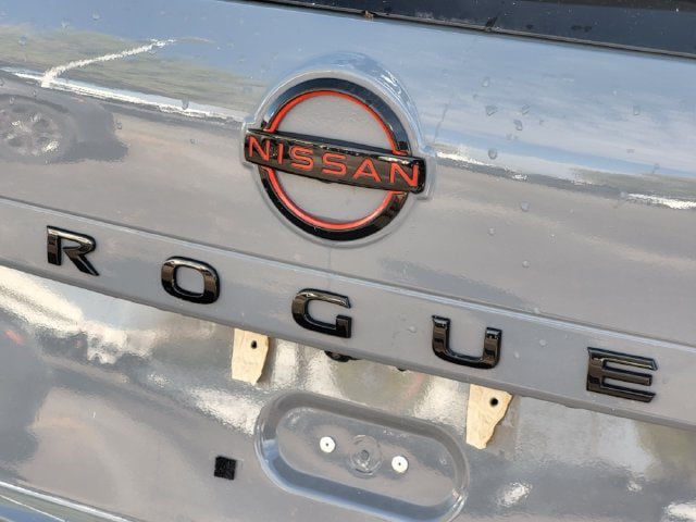 Used 2025 Nissan Rogue SV AWD/4WD image 10