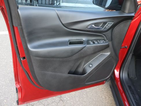 Used 2018 Chevrolet Equinox LT FWD image 15