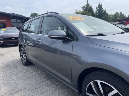 Used 2016 Volkswagen Golf Limited Edition FWD image 13