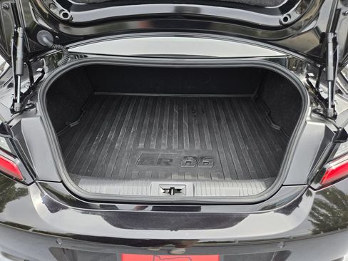Used 2024 Toyota GR86 Premium RWD image 13