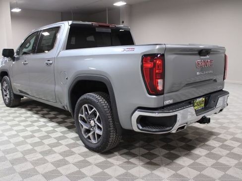 New 2026 GMC Sierra 1500 SLE image 9