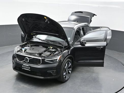 Used 2024 Volvo XC40 B5 Ultimate w/ Protection Package Premier AWD/4WD image 40