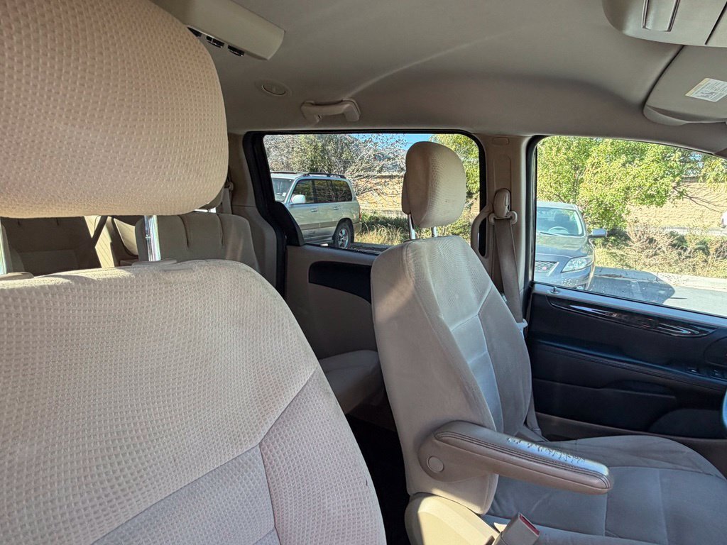 Used 2014 Dodge Grand Caravan SE w/ Quick Order Package 29E SE FWD image 16
