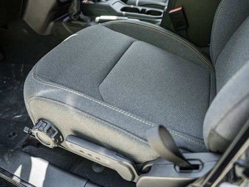 New 2025 Jeep Gladiator Sport image 35