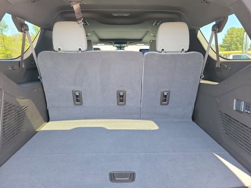 Used 2025 GMC Yukon XL Elevation w/ Elevation Premium Package image 8