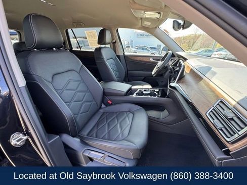 Used 2025 Volkswagen Atlas SE AWD/4WD image 30
