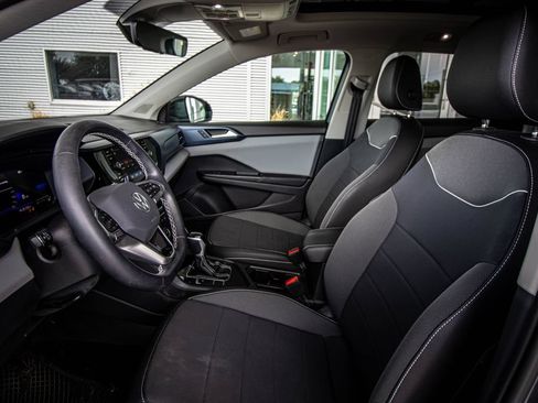 Certified 2023 Volkswagen Taos SE w/ Panoramic Sunroof Package FWD image 23
