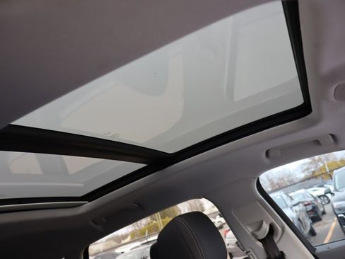 Used 2021 Audi e-tron Premium w/ Convenience Plus Package image 15