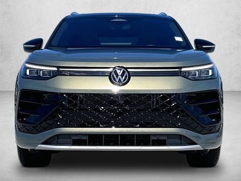 Used 2026 Volkswagen Tiguan SEL R-Line AWD/4WD image 3