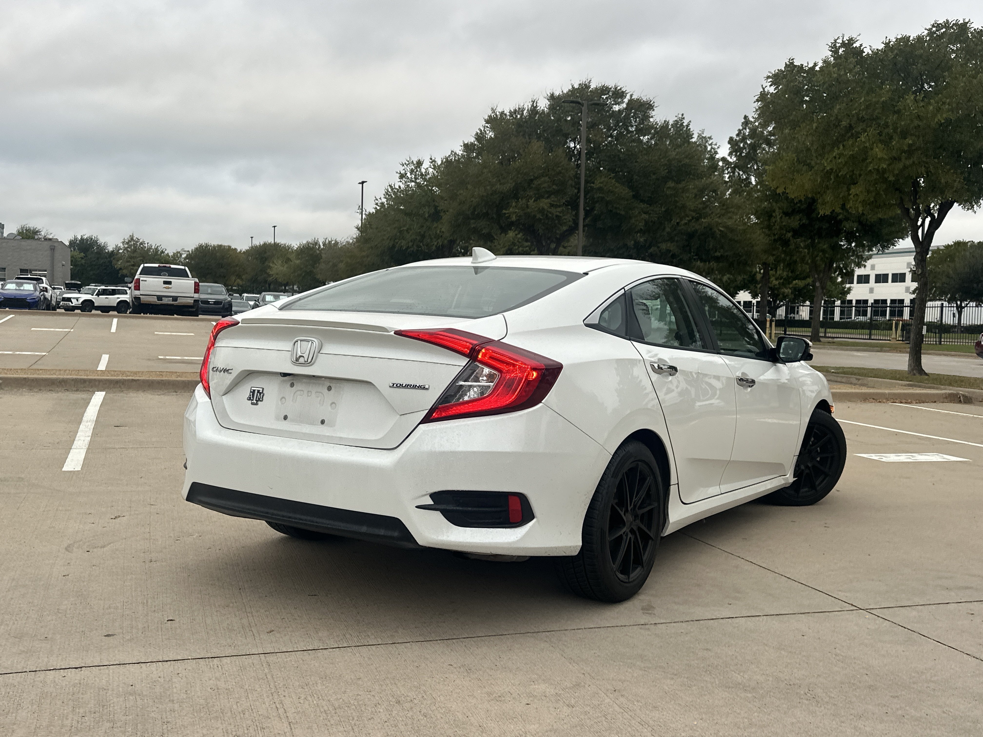 Used 2017 Honda Civic Touring image 2