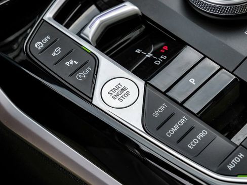Used 2024 BMW 230i Coupe w/ Premium Package RWD image 18