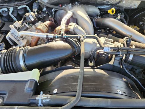 Used 2022 Ford F250 Lariat w/ Lariat Ultimate Package AWD/4WD image 31
