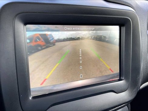 Used 2021 Jeep Renegade Latitude image 13