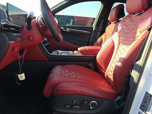 Used 2025 Genesis GV80 3.5T e-SC image 3