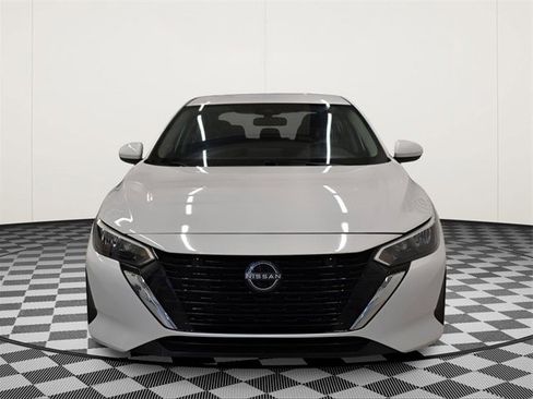 Used 2024 Nissan Sentra SV image 3