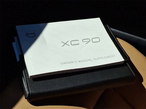 Used 2018 Volvo XC90 T6 Momentum w/ Convenience Package image 25