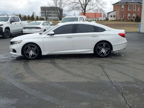Used 2021 Honda Accord Touring image 4