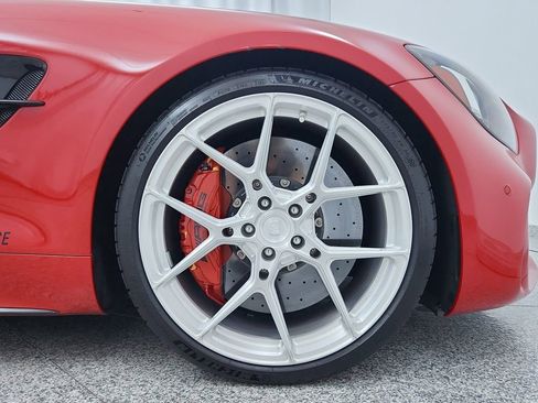 Used 2018 Mercedes-Benz AMG GT R image 33