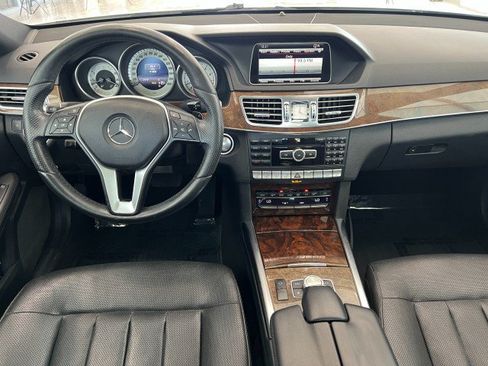 Used 2014 Mercedes-Benz E 350 4MATIC Sedan image 17