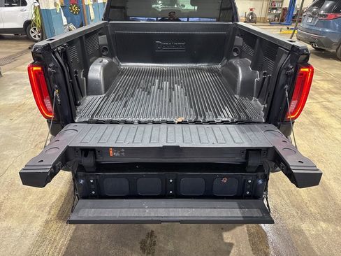 Used 2024 GMC Sierra 1500 SLT image 12