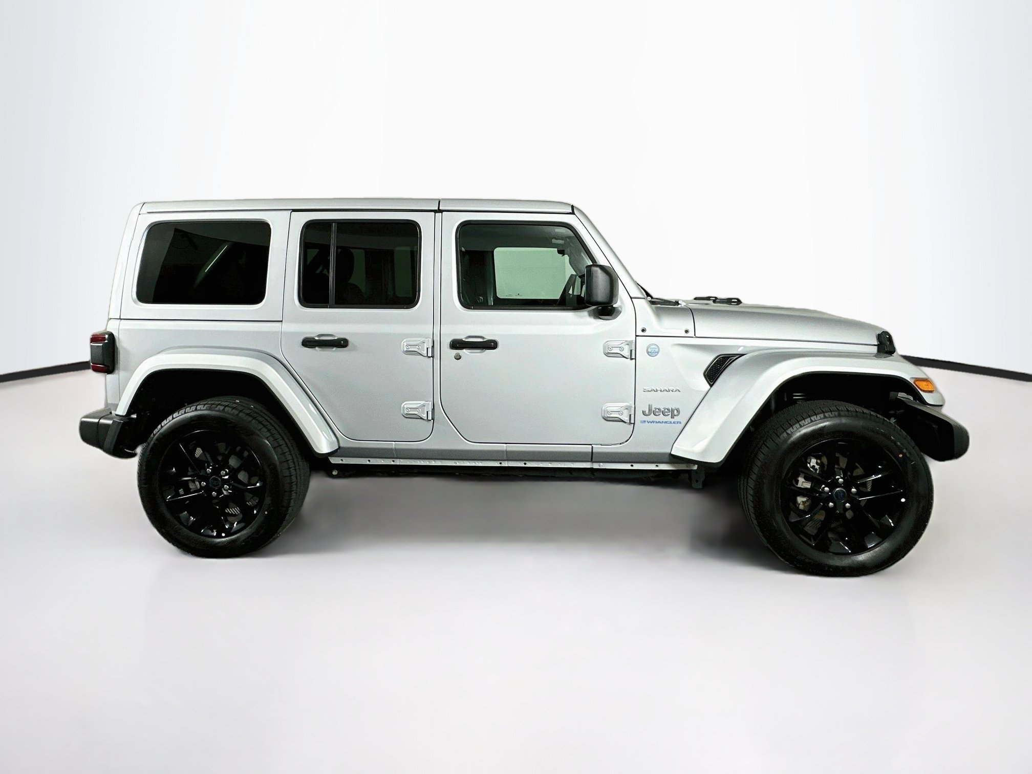 Used 2024 Jeep Wrangler Unlimited Sahara w/ Safety Group AWD/4WD image 10