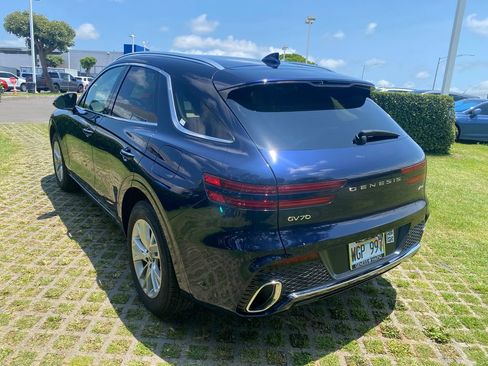 Certified 2022 Genesis GV70 2.5T AWD/4WD image 5