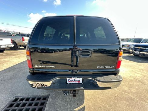 Used 2003 Chevrolet Suburban LS w/ LS Preferred Equipment Group RWD image 9