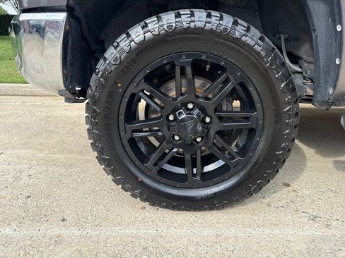 Used 2016 Toyota Tundra SR5 w/ SR5 Upgrade Package RWD image 9